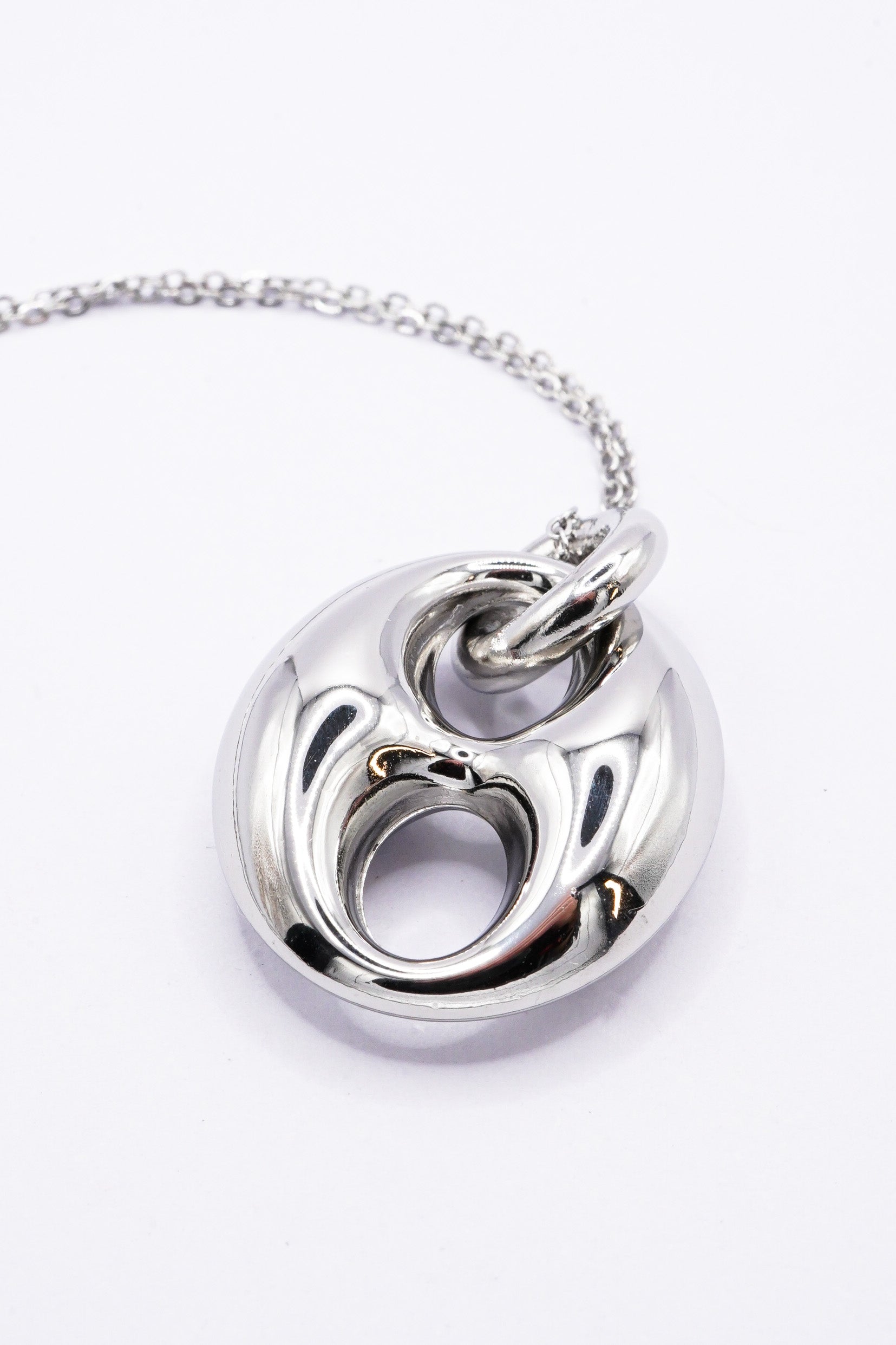 Collier audacieux