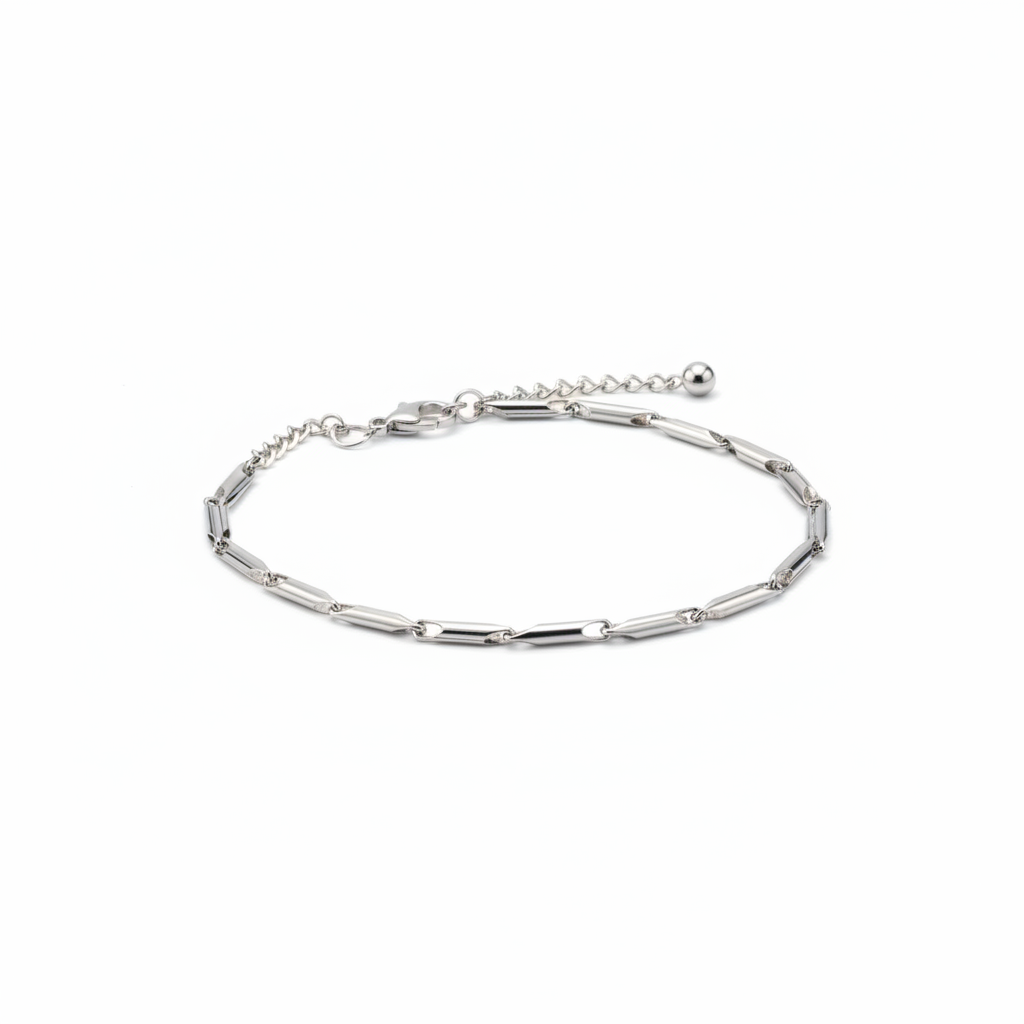 Bracciale argento fondo bianco