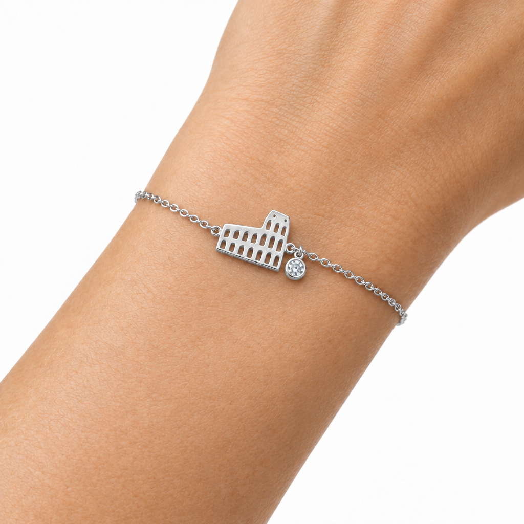 Bracciale argento indossato al polso