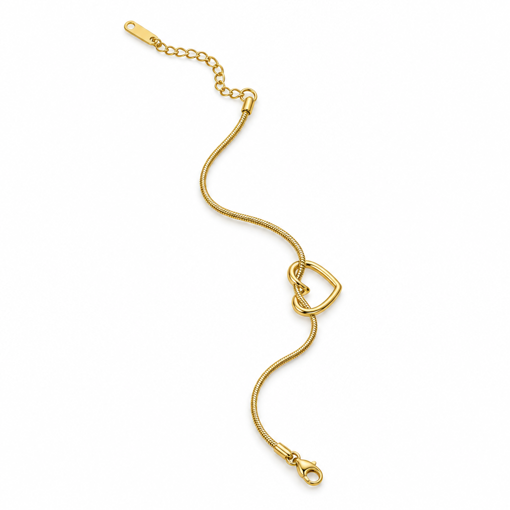 Bracciale oro su fondo bianco
