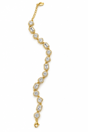 Bracciale oro su sfondo bianco