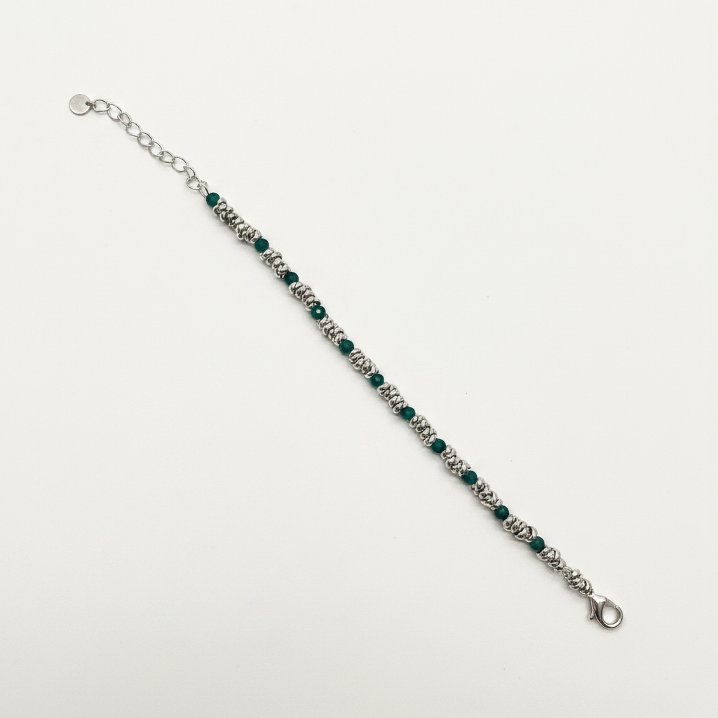 Bracciale pietre verdi e argento - sfondo bianco