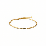 Bracciale versione oro su sfondo bianco