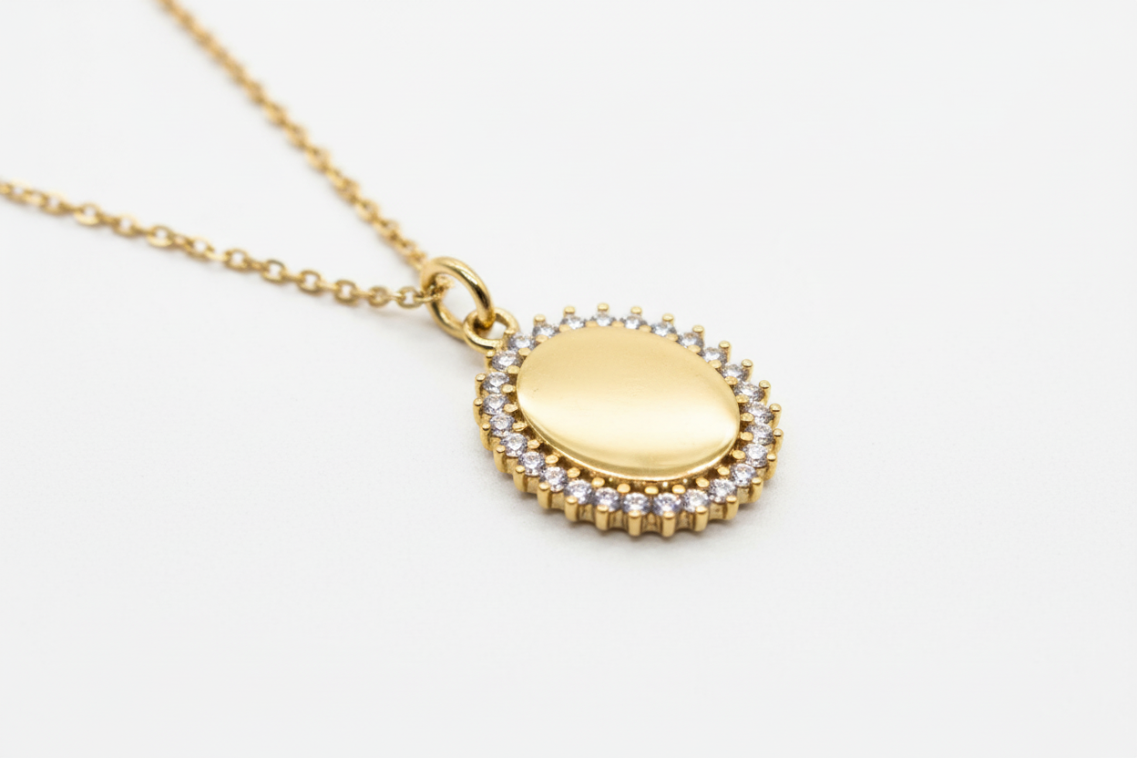 Collana charm dorato piatto - dettaglio