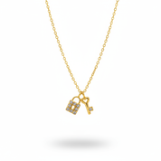 Collana con lucchetto e chiave - foto professionale