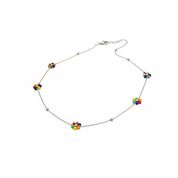 Collana fiori multicolor - catena argento sfondo bianco
