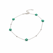 Collana fiori verdi - catena argento sfondo bianco