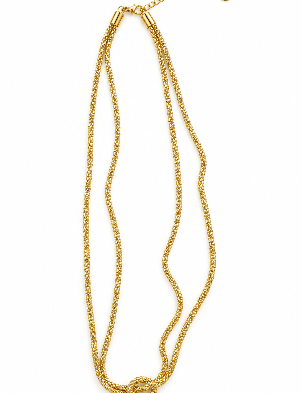 Collana Intreccio con metallo oro su sfondo bianco