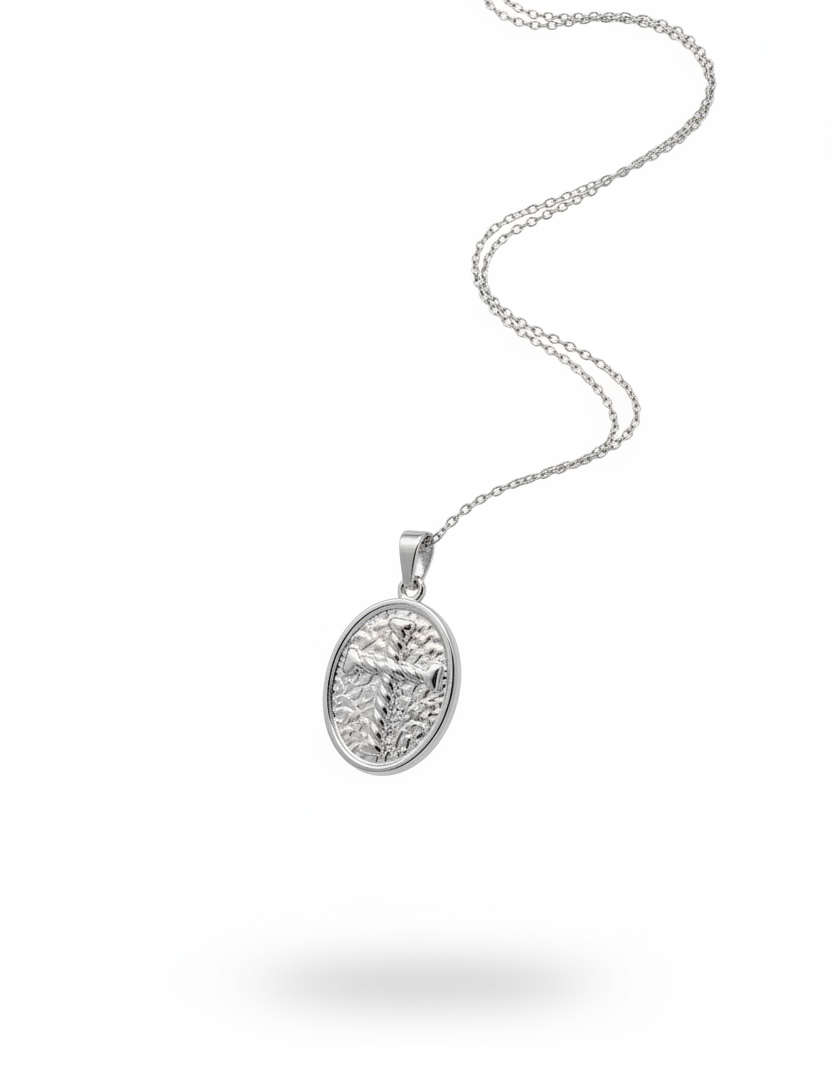Collana medaglione argento - fondo bianco