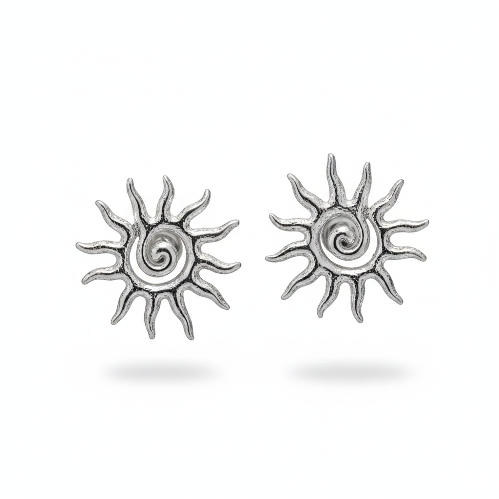 Orecchini sole texture argento - sfondo bianco